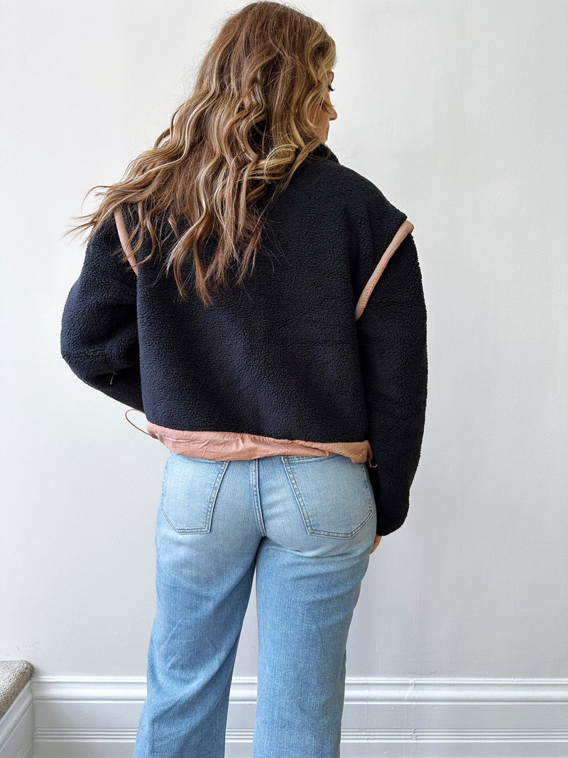 Courtside Fleece in Black