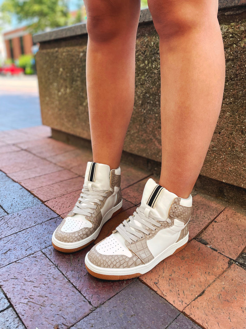 Rebecca Sneaker