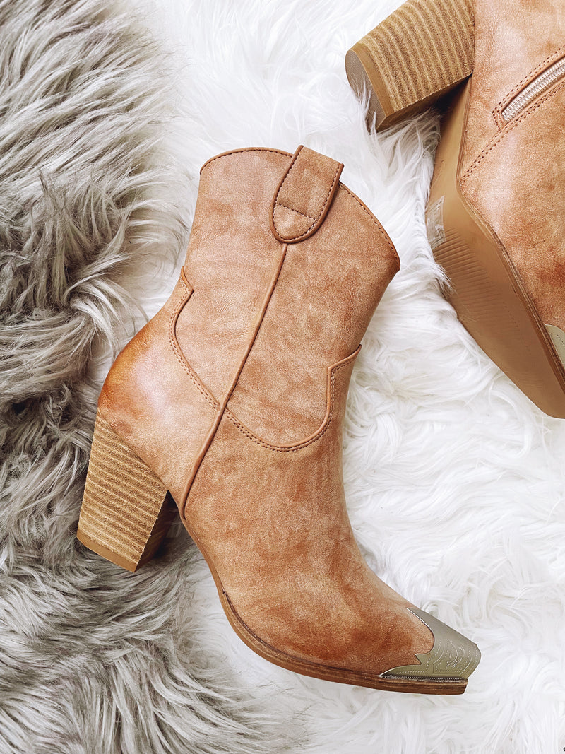 Dakota Silver Toe Boot