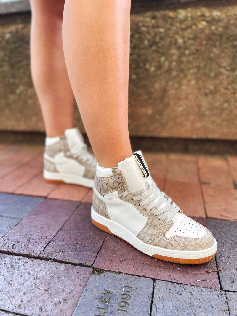 Rebecca Sneaker